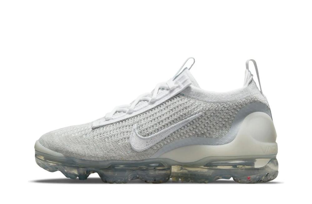 Nike Women's VaporMax 2021 Flyknit White Pure Platinum DC4112-100 Size 7.5